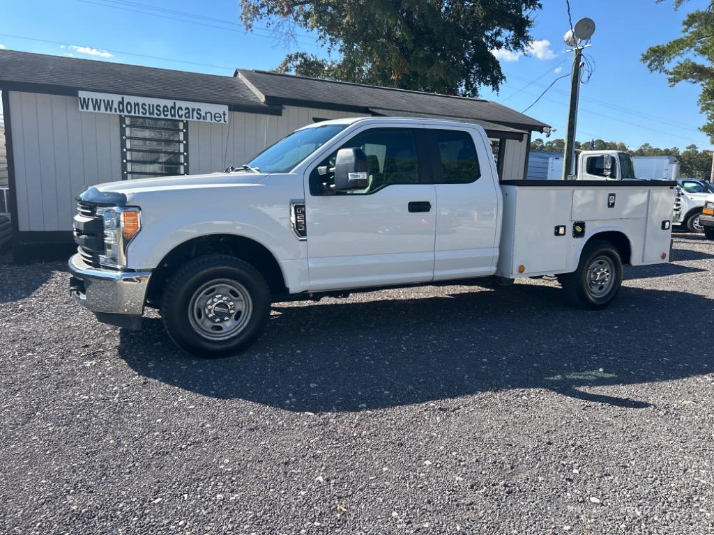 2017 Ford F-250 Super Duty XL&#x27;s photo