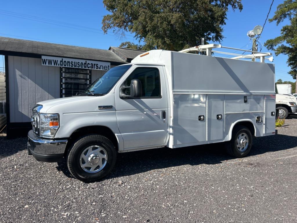 2019 Ford E-Series Cutaway Base