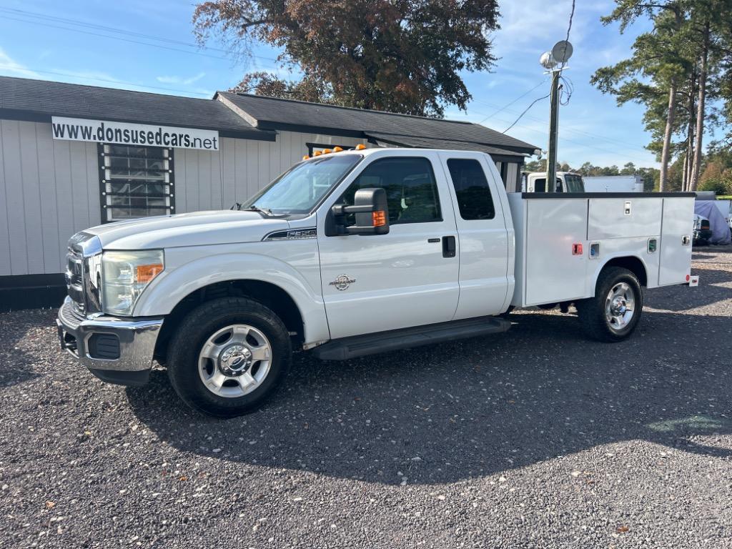2015 Ford F-350 Super Duty Chassis Cab XL's photo