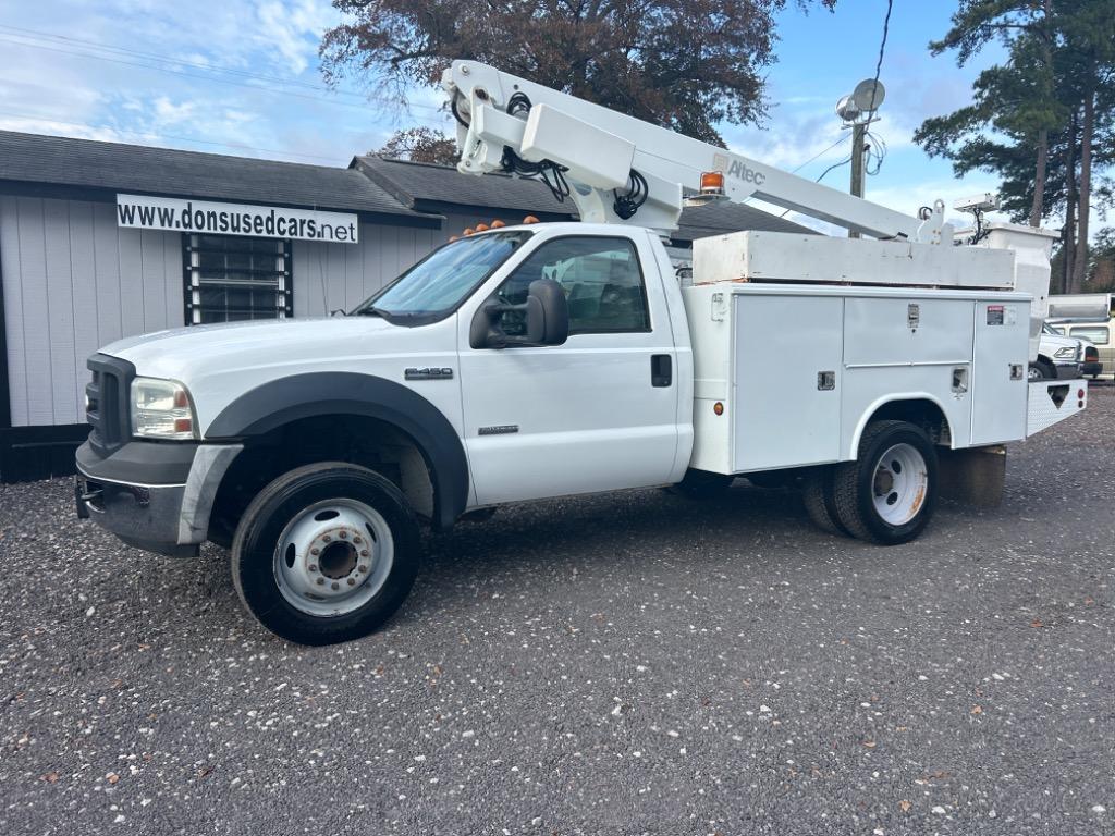 2007 Ford F-450's photo