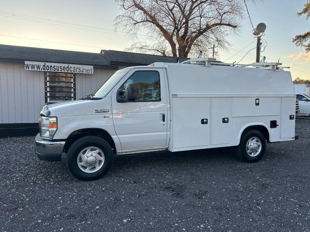 2016 Ford E-Series Cutaway Base